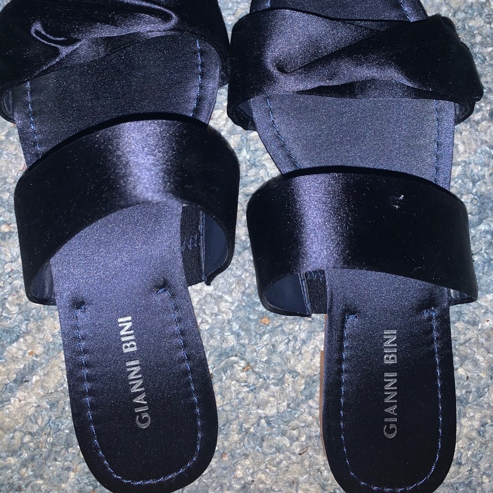 Gianni Bini sz 7.5 navy blue sandals flats